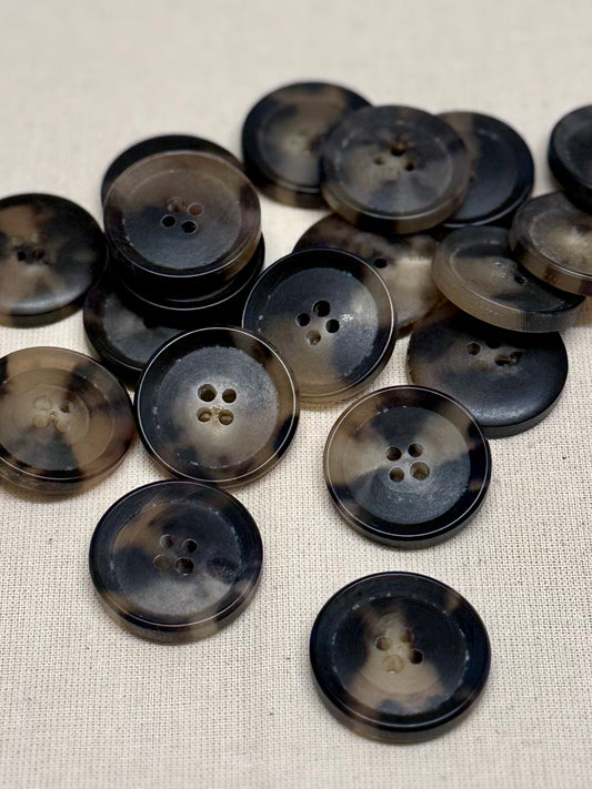 Horn Buttons Blond 25mm